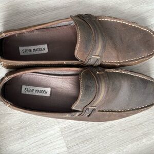 Steve Madden Two-Tone Brown Loafers